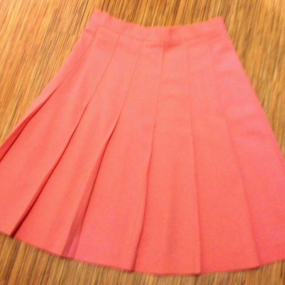 DEVONSHIRE CREAM  Vintage Wool Coral Pleated Skirt